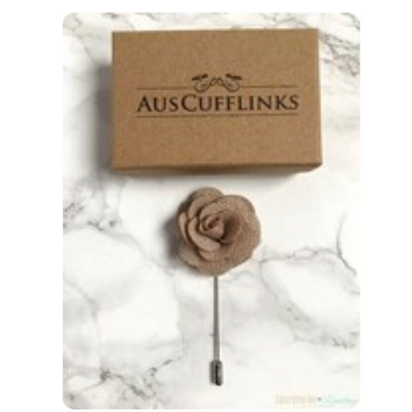 AusCufflinks Flower Lapel Pin - Picture 2 of 2